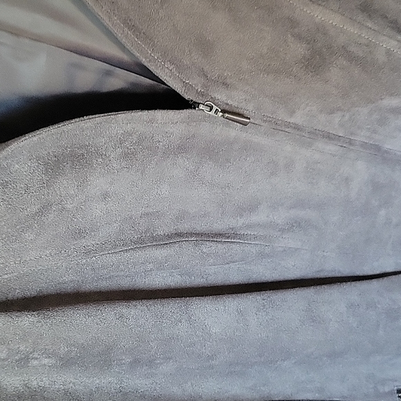 Polyester Jacket - Picture 2 of 6